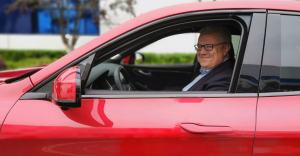 Markus Quicken, CEO SupplyOn, test-drived the new Seres e-car model