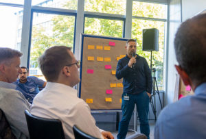 Dominik beim PI Planning: Präsentation für das Plan Review