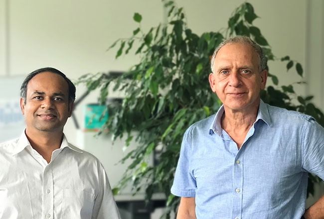 Kuldeep Saraswat (links) und Bernd Kanzler (rechts) sind bei RUAG Aerostructures für die Digitalisierung des Bestellwesens verantwortlich