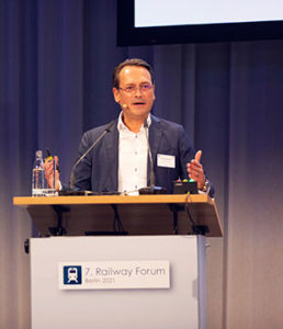 Keynote speaker Dr. Michael Peterson, Chairman of the Management Board of DB Fernverkehr AG (photo by IPM)