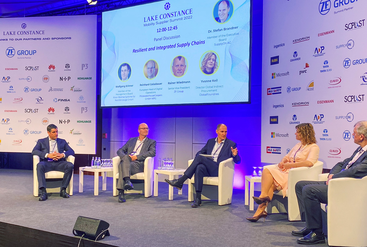 Wolfgang Krinner (Knorr-Bremse), Reinhard Geissbauer (PWC), Stefan Brandner (SupplyOn), Yvonne Keil (GlobalFoundries) and Rainer Wiedmann (ZF Group; picture left to right) discuss how to create resilient and integrated supply chains