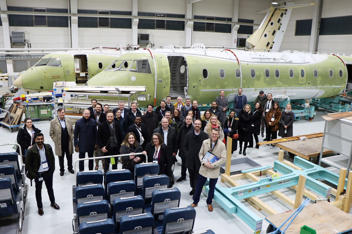 Einblicke in die Fertigung bei Deutsche Aircraft während der Factory Tour