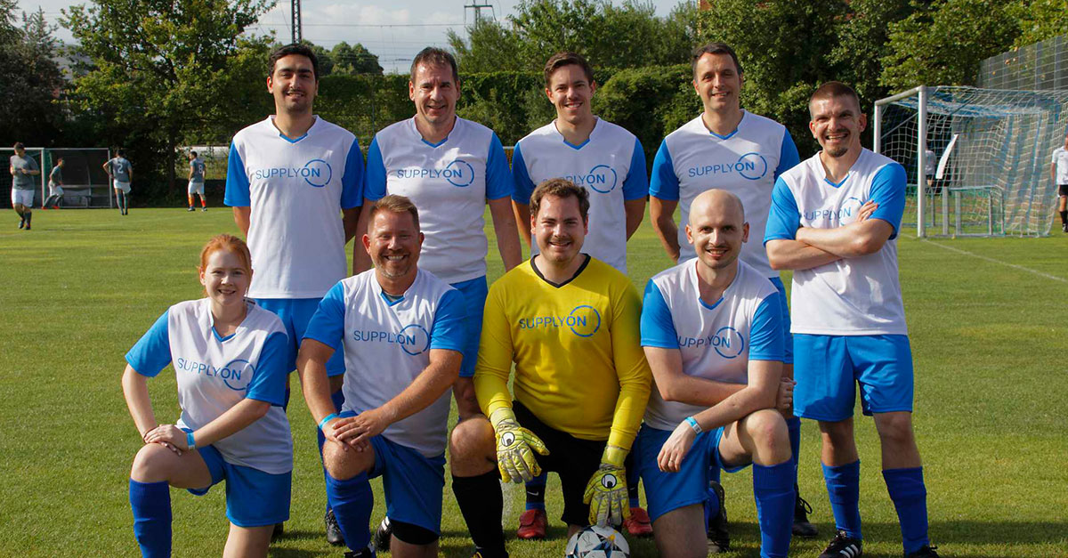 Das SupplyOn Fußball-Team bei den Munich Charity Company Championships (MCCC) 2023 (Foto: Steffen Keber)